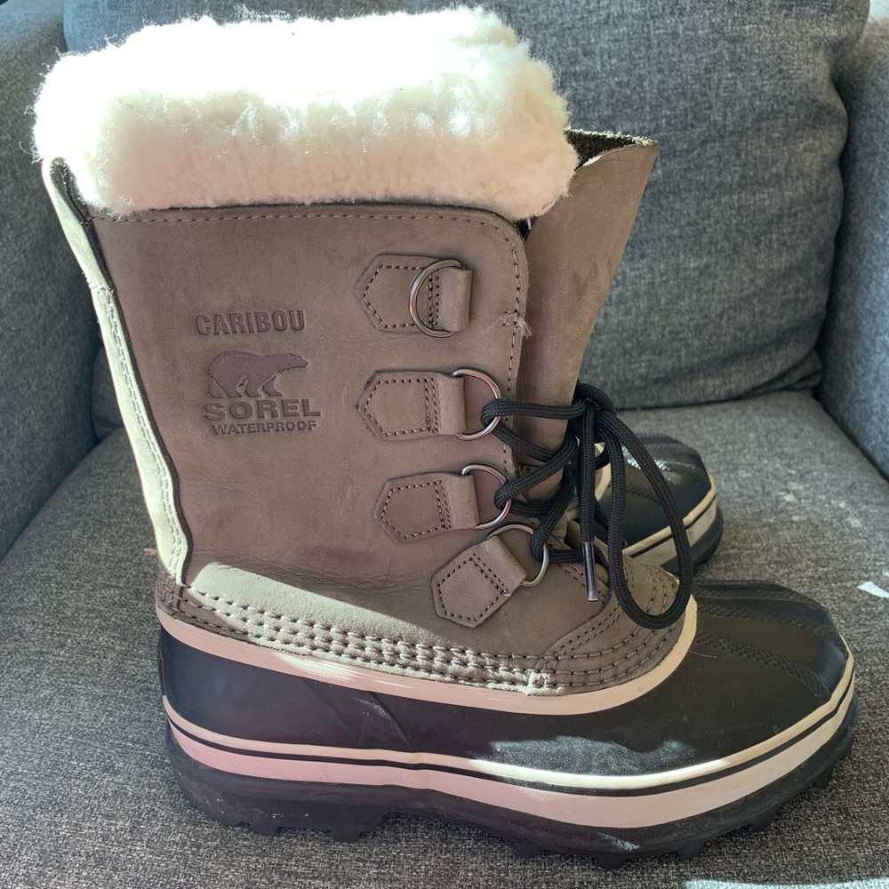 Trendy, Like-New Sorel Caribou Boots